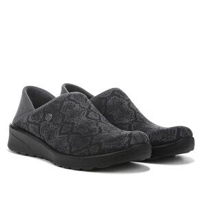 BZees Getaway Slip-On Sneaker (Women)